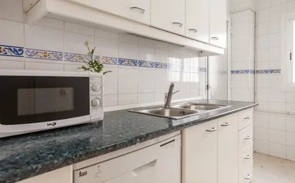 Apartamento Cerca Del Alcazar Con Garaje Privado