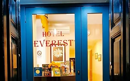 Hotel Everest