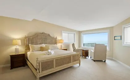 @ Marbella Lane - Oceanfront W/unobstructed Views!