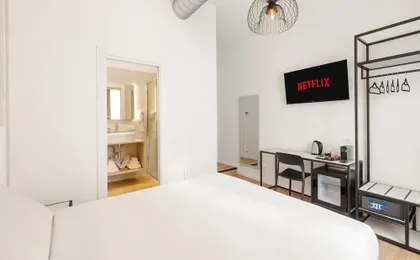 Adelante Rooms