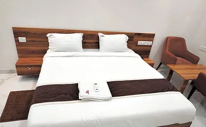 Hotel Varsha grand