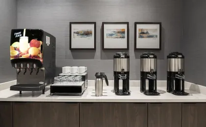 HOLIDAY INN EXPRESS BOSTON LOGAN AIRPORT