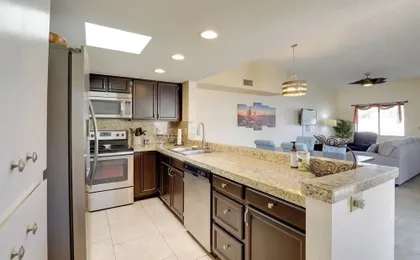 Sunny Tucson Townhome w/ Patio & Mountain Views!