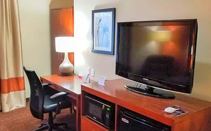 Econo Lodge Inn & Suites East Houston I-10