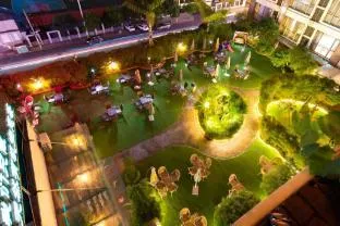 Yijia Lijing Hotel (Chengdu Wenjiang University Town Store)