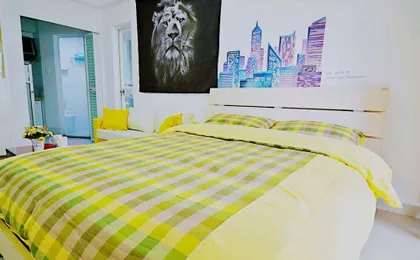 Avatar Young Lion Large Queen Bed & High Rise View