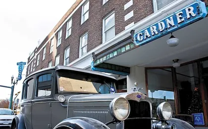 Gardner Hotel & Hostel