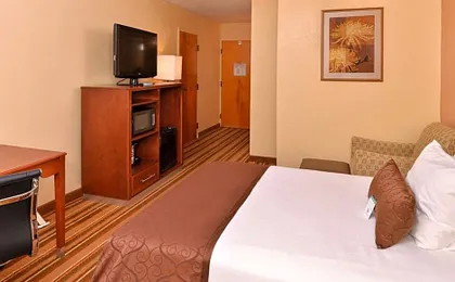Best Western Plus Richmond Airport Hotel