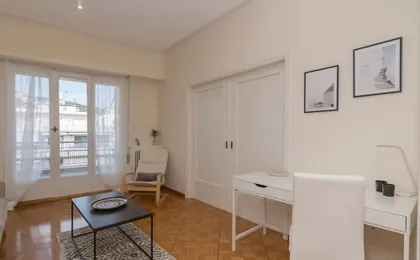 Phaedrus Living: City Center Flat Michalakopoulou