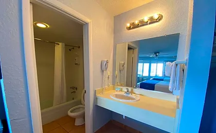 Coral Sands Inn