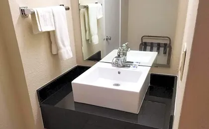 Americas Best Value Inn Marshall