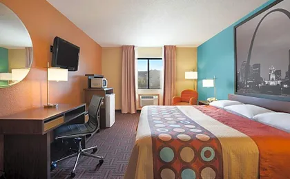 Super 8 by Wyndham Collinsville St. Louis