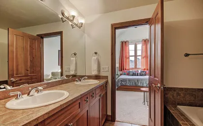 Highland Greens Lodge 305 3 Bedroom Condo by RedAwning