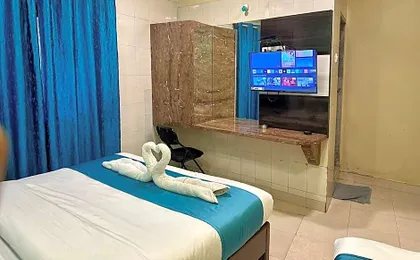 Hotel Metro Plaza