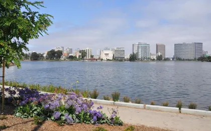 Econo Lodge Oakland Lake Merritt Area