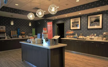 Hampton Inn West Plains (H)