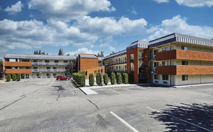 Olympic Inn & Suites
