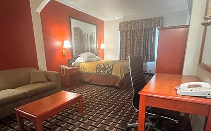 Super 8 by Wyndham Brookshire TX