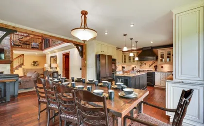 Mossy Brook - 6 Br home by RedAwning