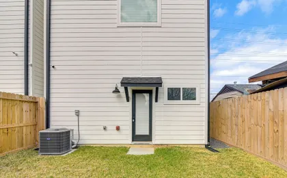 Sleek & Spacious! Prime Houston Home Near NRG
