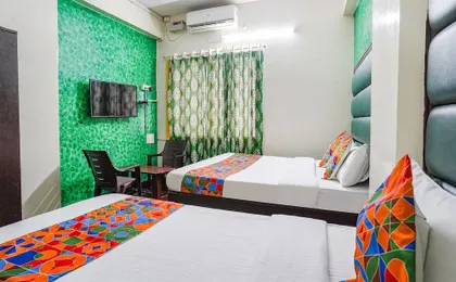 Pavithraa Deluxe Suites by Oyo Rooms