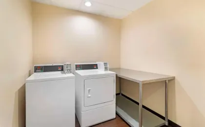 Holiday Inn Express Valley W Point Area