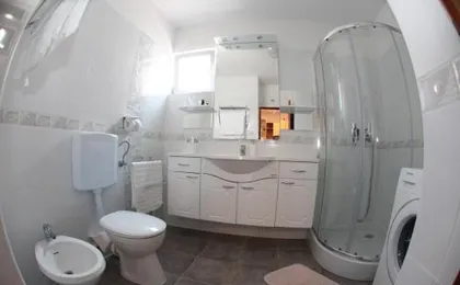 Apartment Yelena Rose West