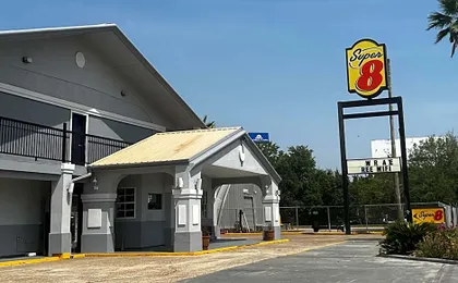 Super 8 by Wyndham La Marque TX/Texas City Area