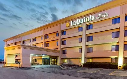 La Quinta Inn & Suites by Wyndham Chicago Gurnee