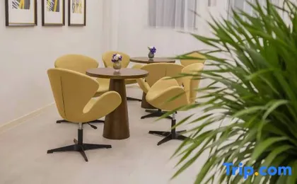 Homeinn Plus Hotel (Chongqing Daping Longhu Times Tianjie Store)
