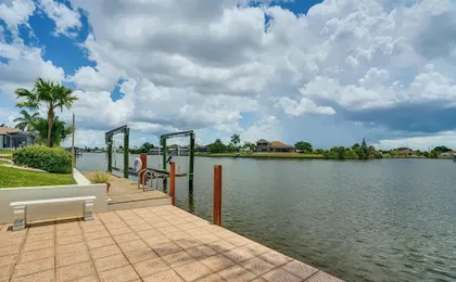Spectacular Views! Largest Canal in NW Cape Coral