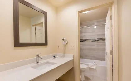 Americas Best Value Inn & Suites Anaheim Convention Center