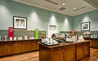 Hampton Inn & Suites Charleston Airport