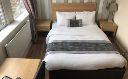 The New London Carlton Hotel