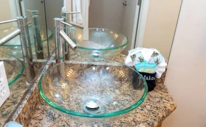 Fresh &bright 1BR Condo - Poolview & Steps to Beach
