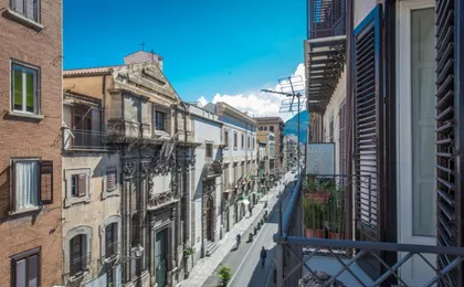 Charming Apartment in the City Center by Wonderful Italy