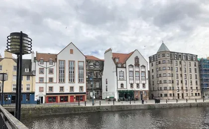 Remarkable 2 Bed Apartment in Edinburgh