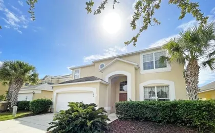 Sunnyside Villa 6 Bedroom Home by RedAwning