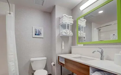 Hampton Inn and Suites by Hilton Cincinnati Midtown Rookwood