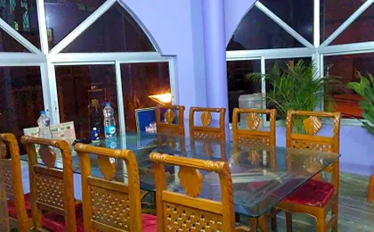 Royal Guest House & Service Apartment