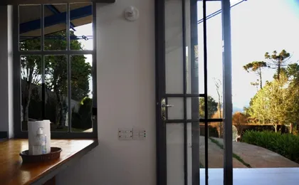 Casa de Arquiteto Com Vista, Jardim E Lareira