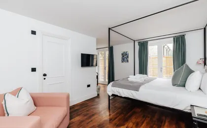 Redland Suites - Apartment 1