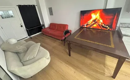 Private Studio Near USC & LA Coliseum