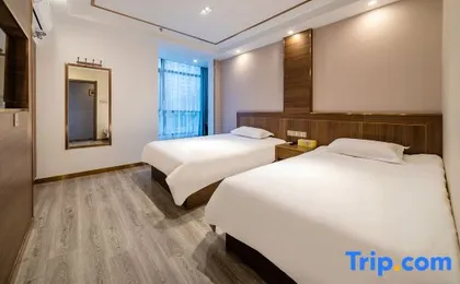 Ruo Bi Lin Hotel（Shanghai Lujiazui Century Avenue Metro Station Hotel）
