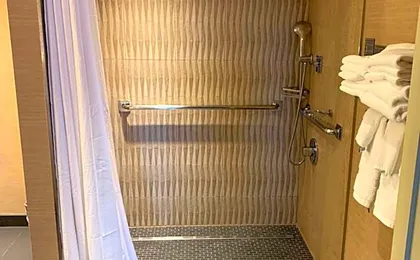 Hotel Strata