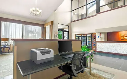 Best Western West Towne Suites