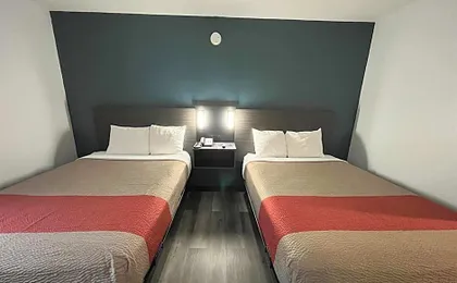 Studio 6 Suites Urbana, IL