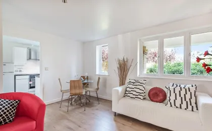 2 Bed Flat, Dedicated Workspace, Parking, 4ktv