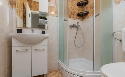 Apartments with Parking Space Makarska - 12336