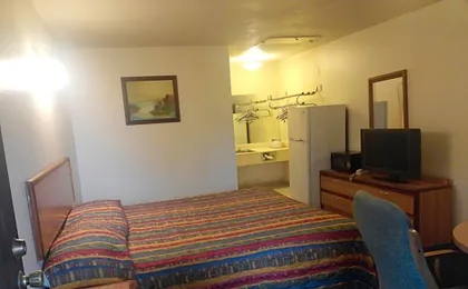 Evergreen Inn